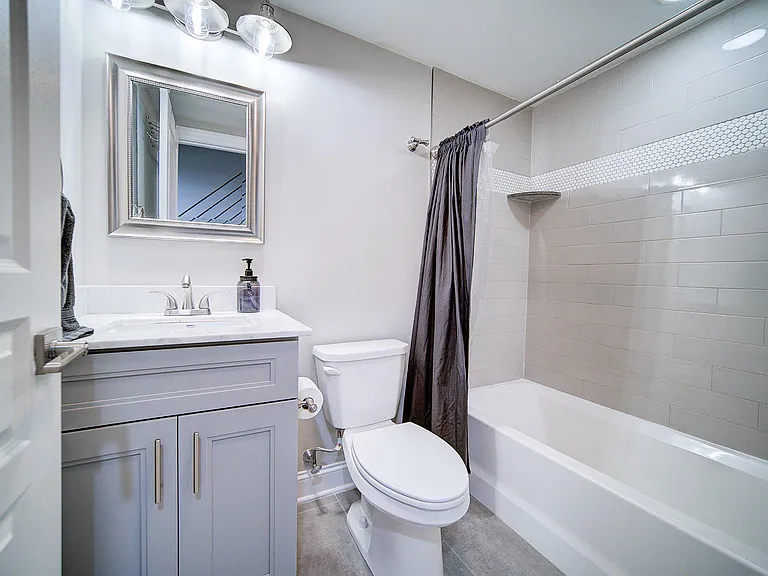 1513 S Lambert St — Photo 12