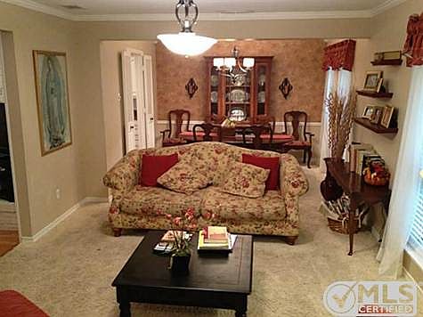5th image of 516 McCoy Dr
