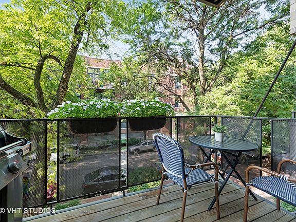 2nd image of 2251 W Wabansia Ave #206