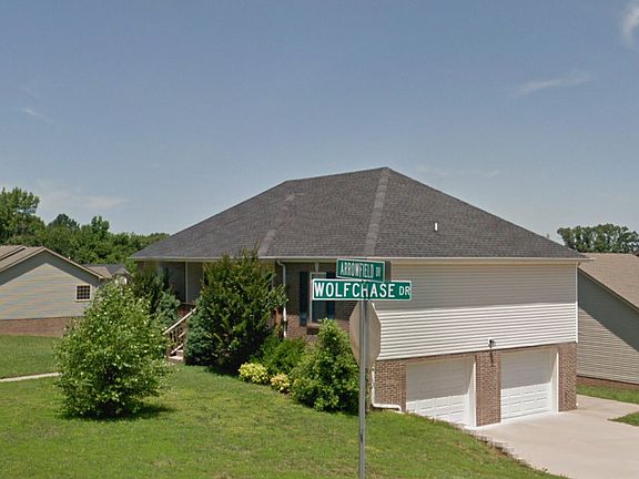 2nd image of 716 Arrowfield Dr