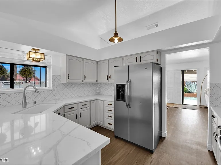 148 Triberg Ct — Photo 10