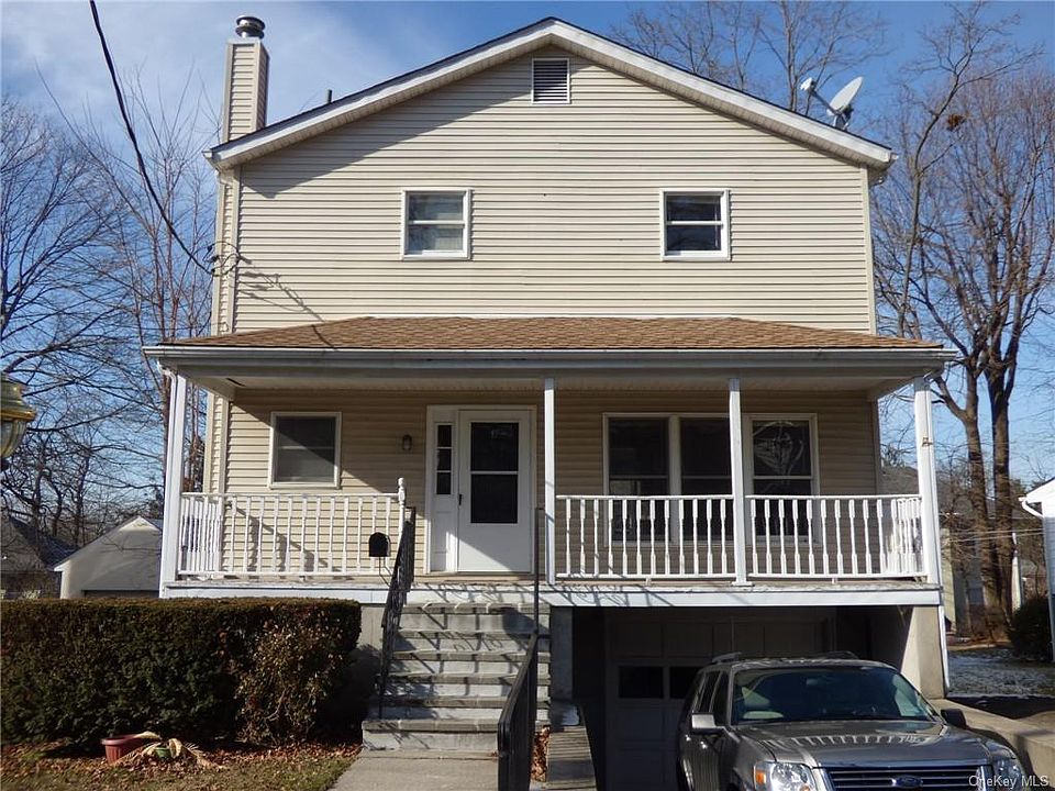 1st image of 17 Lawrence Ave