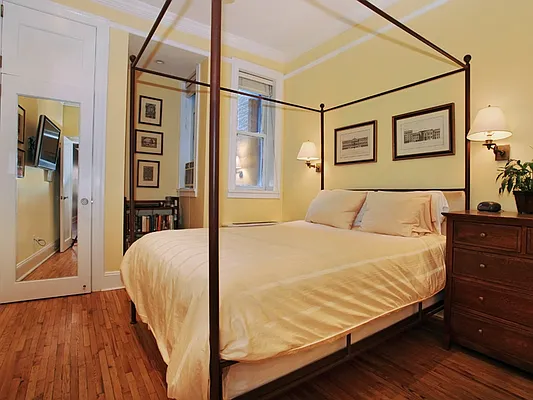 Sold by Sotheby's International Realty | media 8