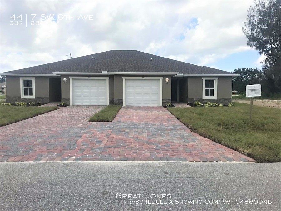 1st image of 4417 SW 9th Ave