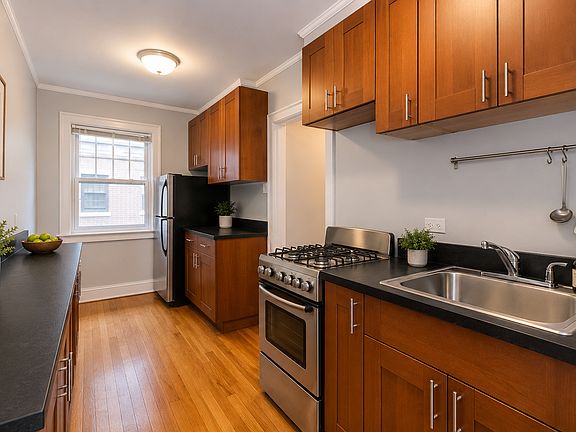 3rd image of 2328 N Lincoln Park W APT 4A