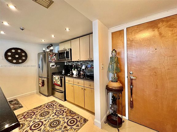 5th image of 7601 E Treasure Dr APT 1817