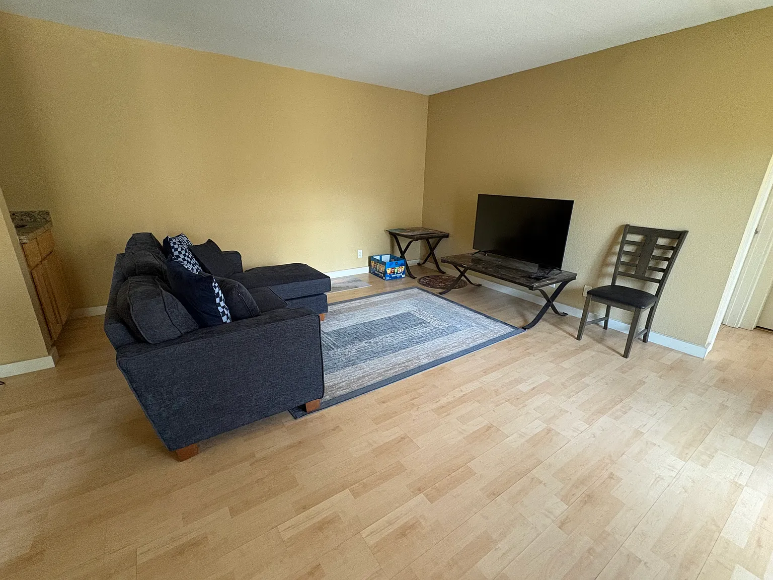 2 bed, 1015 sqft, $1,780 — Photo 2
