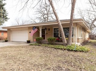 1321 N Dee Rd, Park Ridge, IL 60068