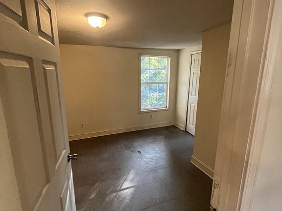 5th image of 306 Cokesbury St