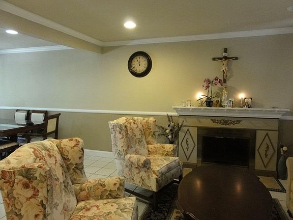 3rd image of 2149 Sarasota Ave