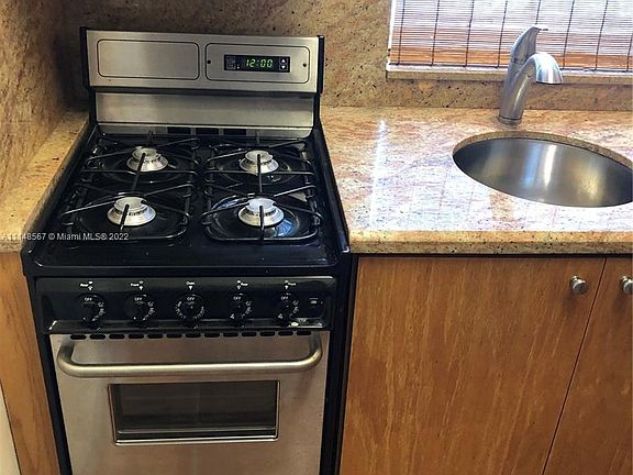 5th image of 505 12th St #12