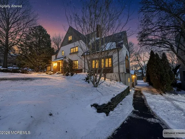 112 Oxford Place, Bergenfield, NJ 07621