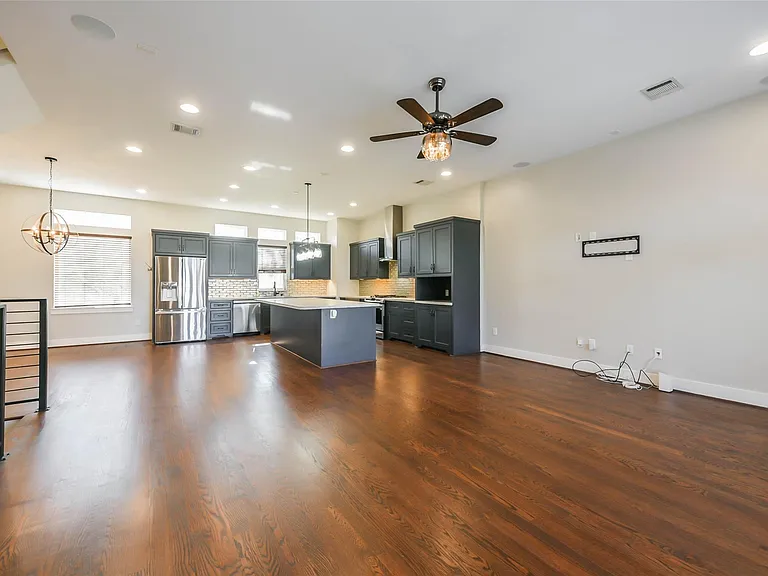 2422 Hadley St — Photo 16