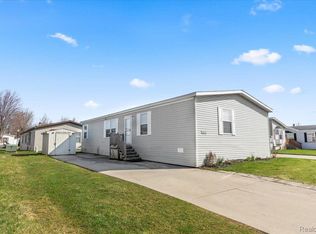 23113 Egnew Dr, Clinton Township, MI 48036