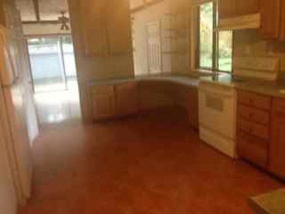 5th image of 4231 Glen Terra Dr SE