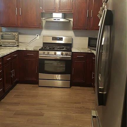 4th image of 2110 Picadilly Blvd