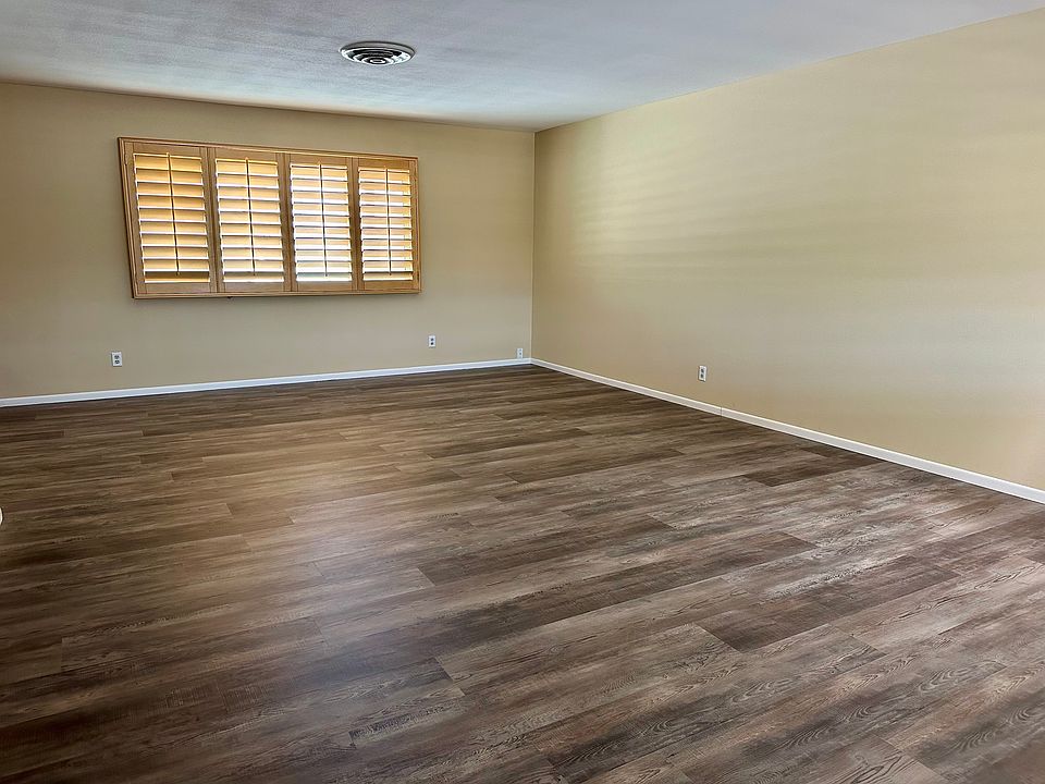 Main large room view from front door