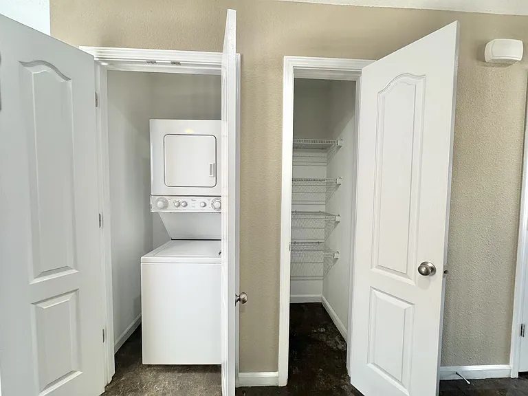 946 E Craighead Forest Rd #108 — Photo 8