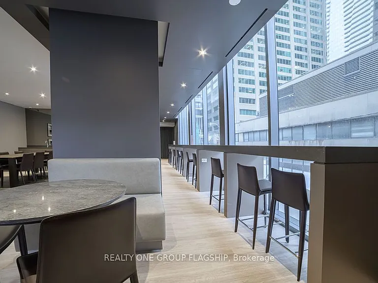 8 Cumberland St #701 — Photo 18