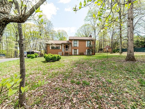 3rd image of 138 Howard Dr
