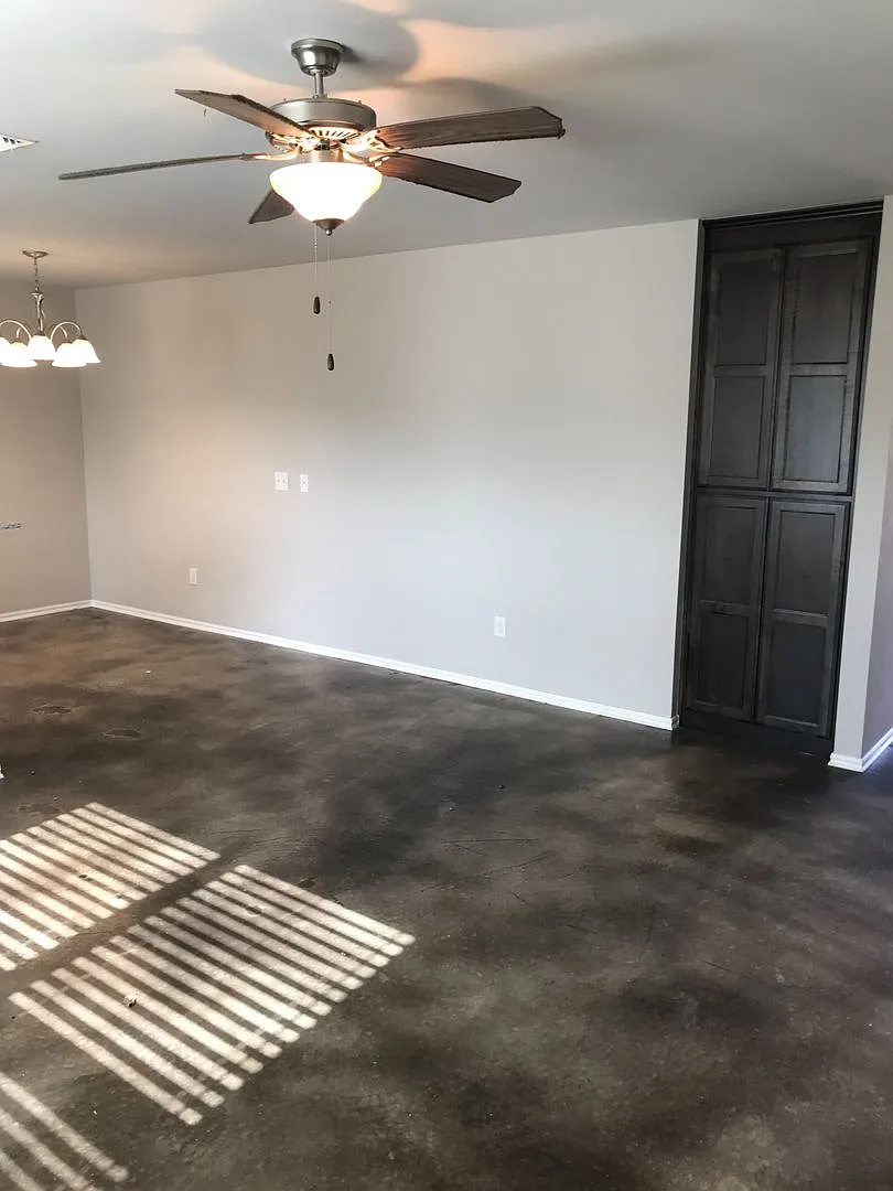 Moore Two Story Duplex — Photo 4