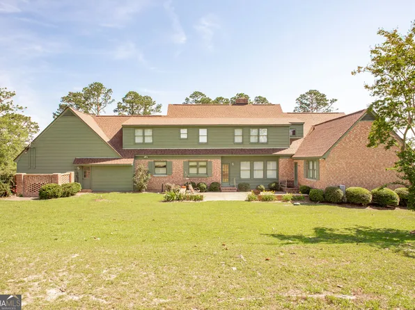 220 Lake Shore Dr, Alma, GA 31510