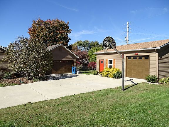 5th image of 1344 Barr Pl