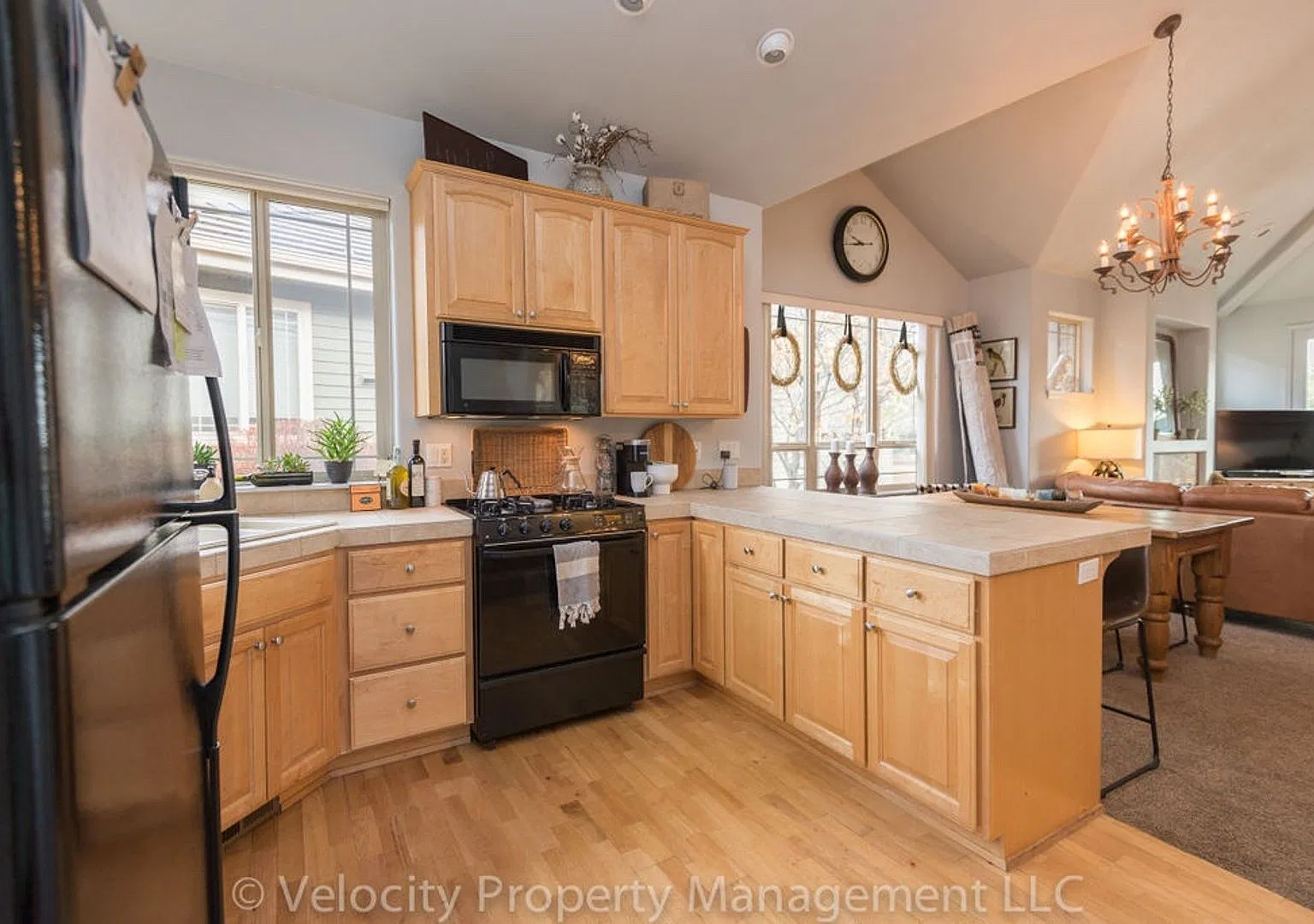 Beautiful Townhouse in Broken Top with Two Primary Suites — Photo 4