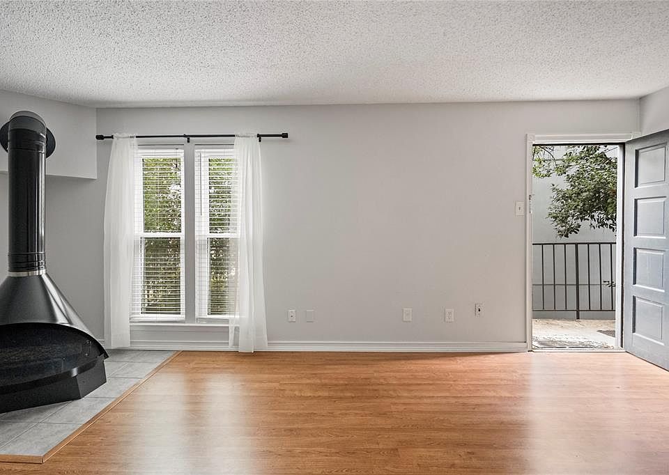1st image of 4020 Holland Ave APT 202