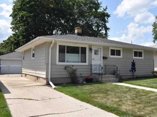 6542 49th AVENUE, Kenosha, WI 53142