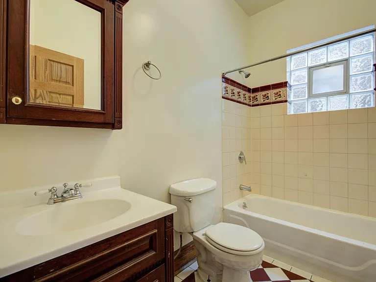 1936 N Sheffield Ave #1R — Photo 12