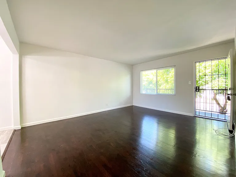 1211 Jefferson St — Photo 6