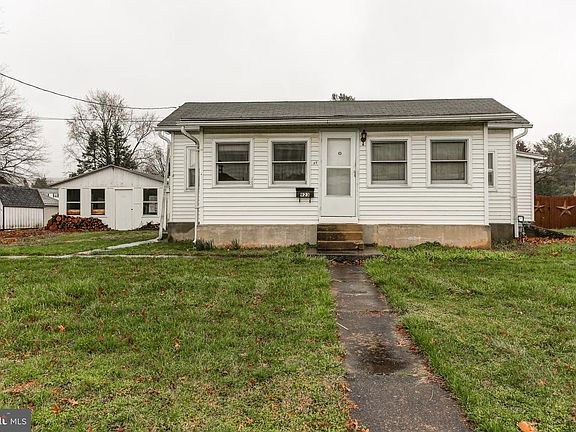 2nd image of 923 Mifflin St