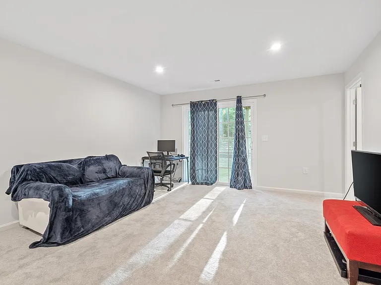 859 Romeria Dr — Photo 6