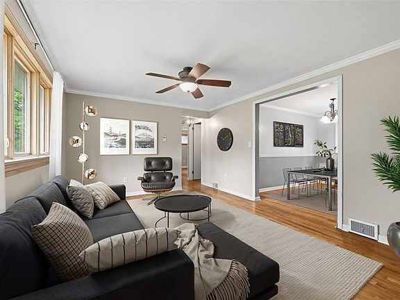 5th image of 119 Spruce Dr
