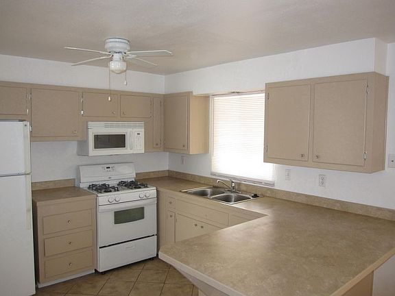 4th image of 2112 Muriel St NE