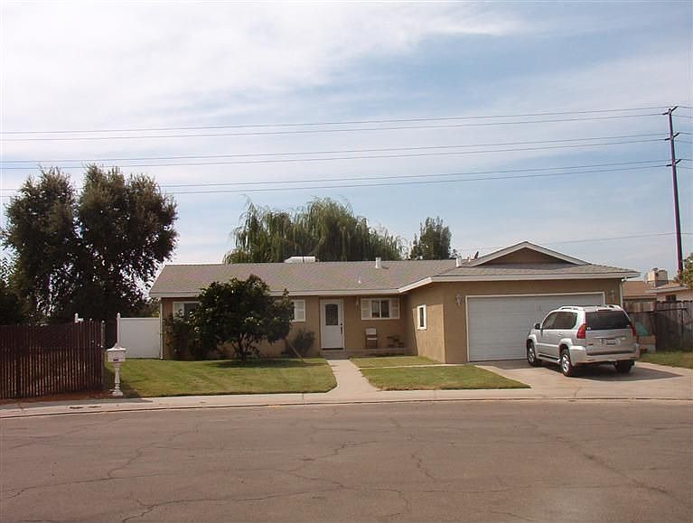 2nd image of 4201 Arden Ct