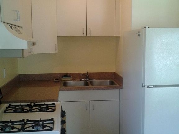 5th image of 2047 Stieber St #126