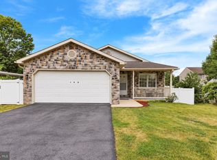 100 N Robeson St, Robesonia, PA 19551