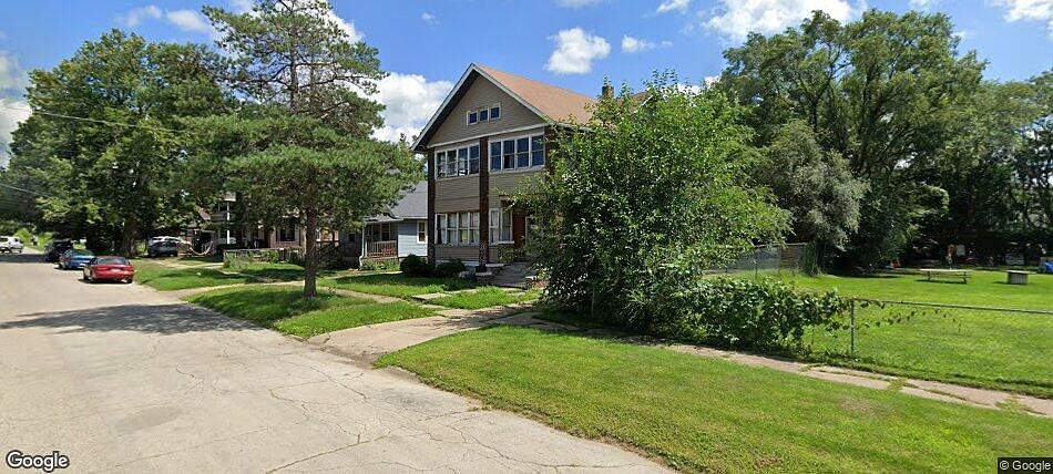 1st image of 425 16th Ave