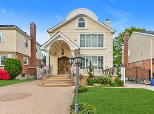 7575 182nd St, Fresh Meadows, NY 11366
