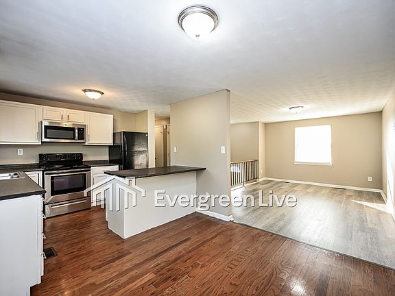 4th image of 2913 Overdale Dr