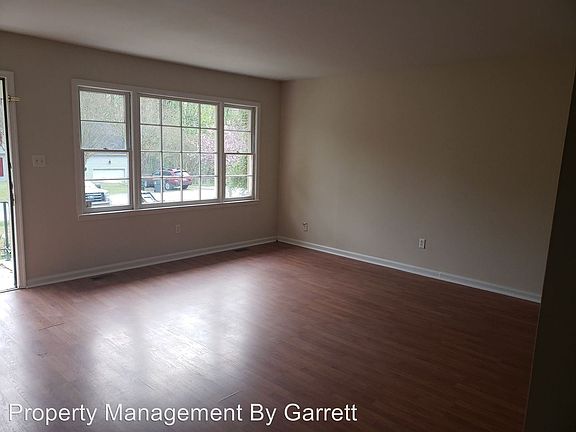 4th image of 114 Lexington Dr