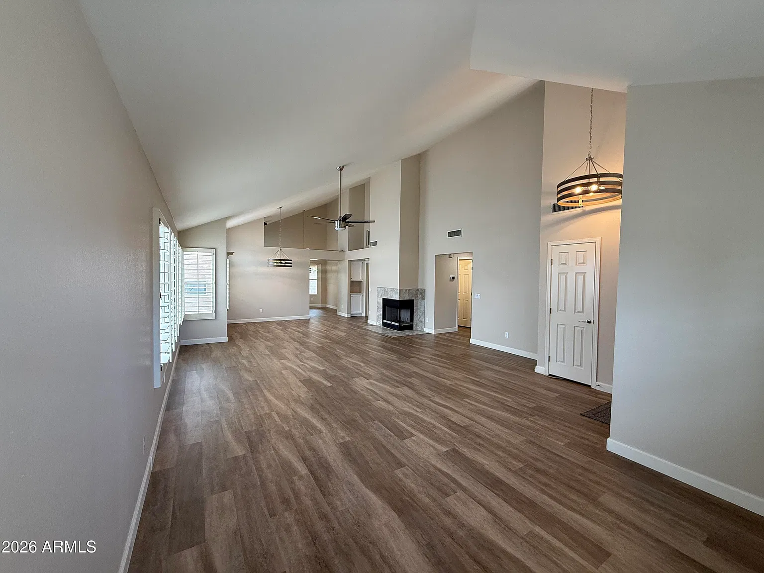 3 bed, 2.0 bath, 1708 sqft, $2,295 — Photo 2
