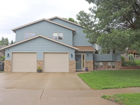 1909 N 23rd St, Bismarck, ND 58501
