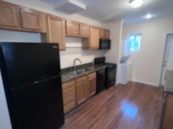 5th image of 1512 Holbrook St #1