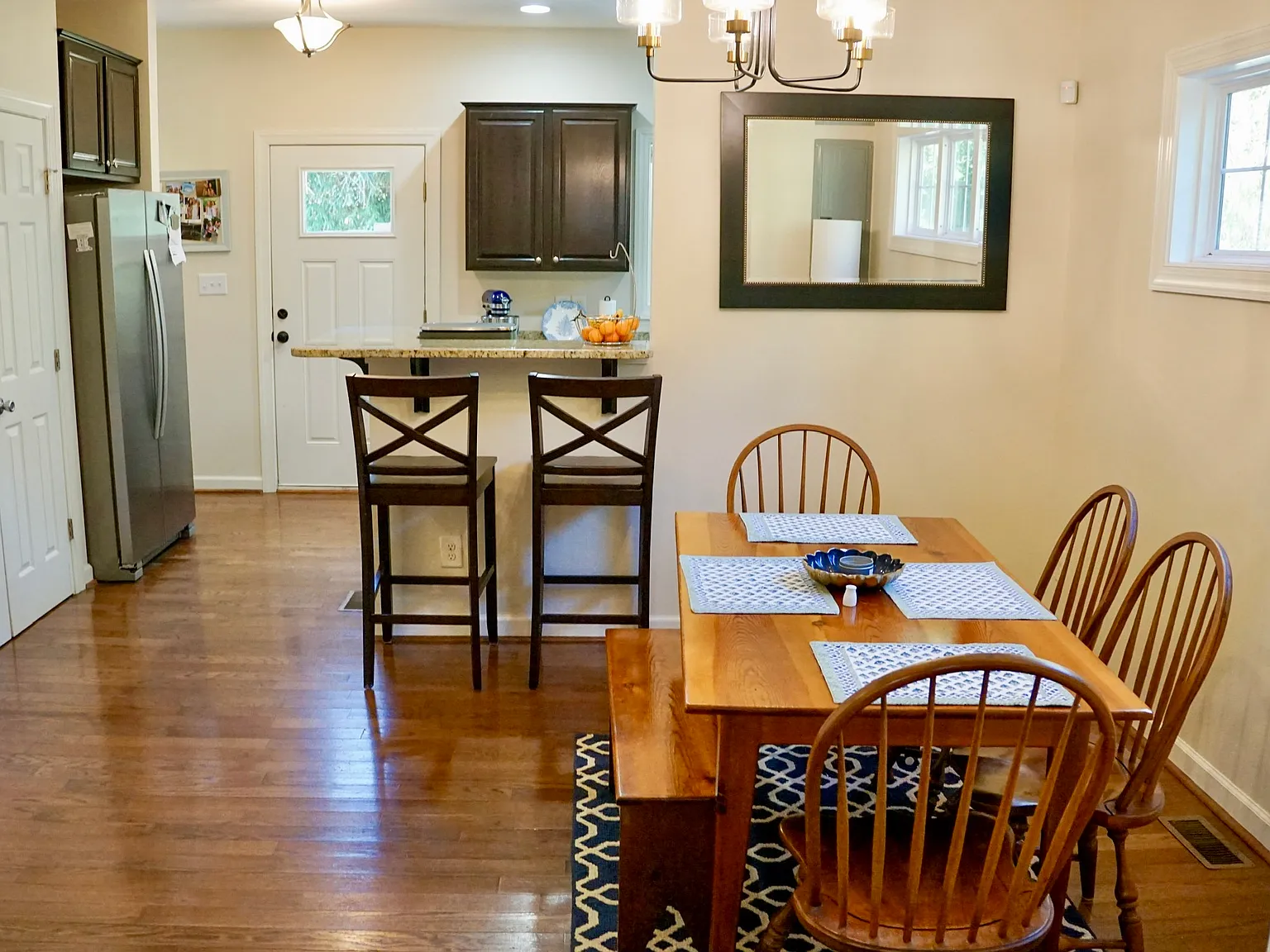 211 N Roberson St — Photo 3