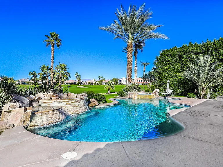 51075 Marbella Ct — Photo 33
