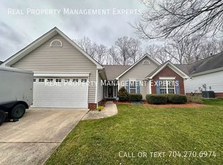 7508 Shadowstone Dr, Charlotte, NC 28270