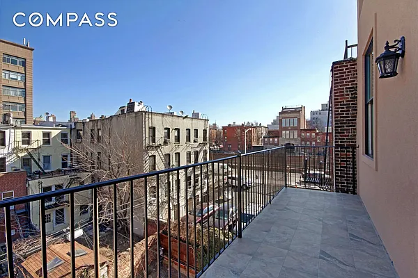 Rented by Compass | media 32